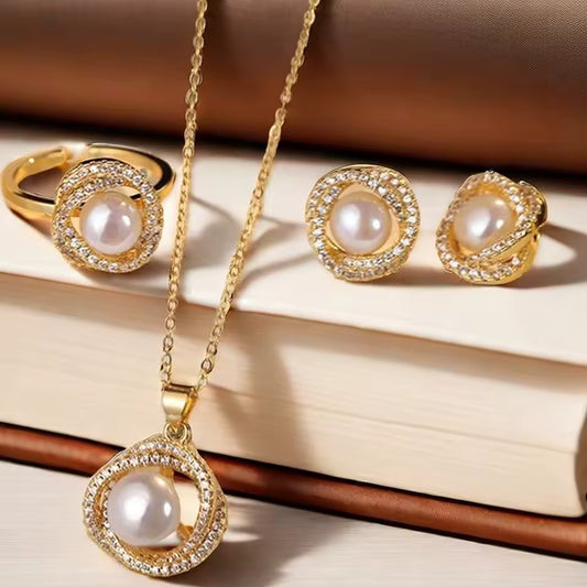 4pcs Rhinestone Jewelry Set with Pearls. Queen D LA