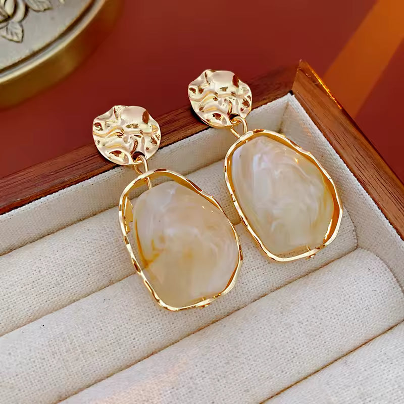 Retro Geometric Resin Drop Earrings. Queen D LA